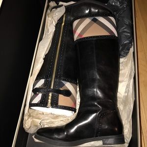 Burberry bridle brogue housecheckcolville boot